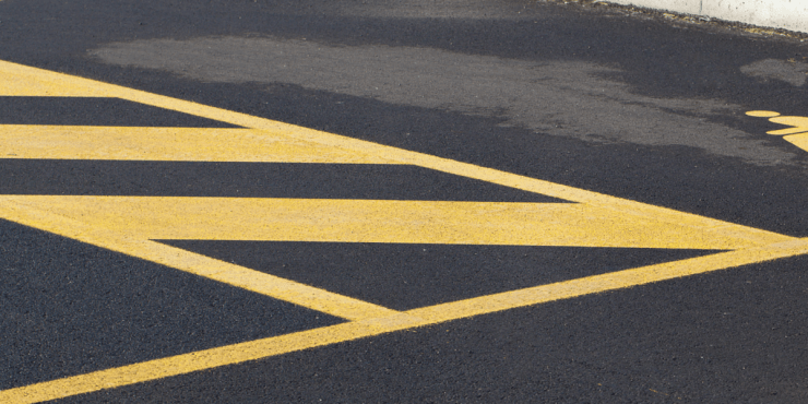 road with yellow lines